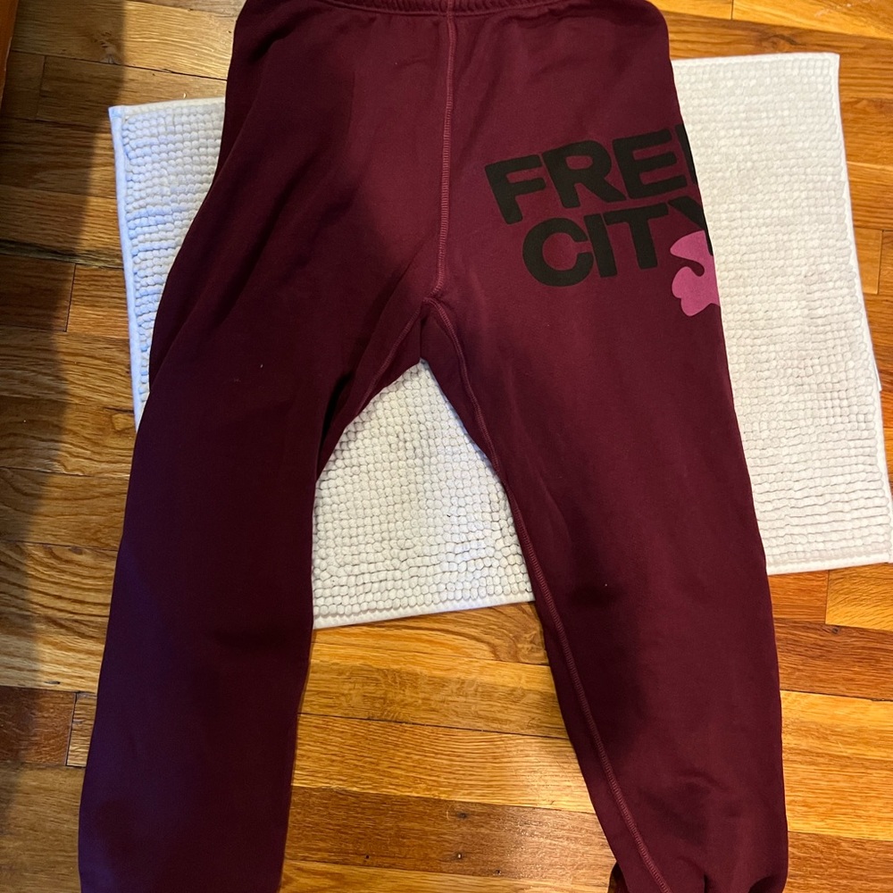 freecity  Maroon Sweatpants